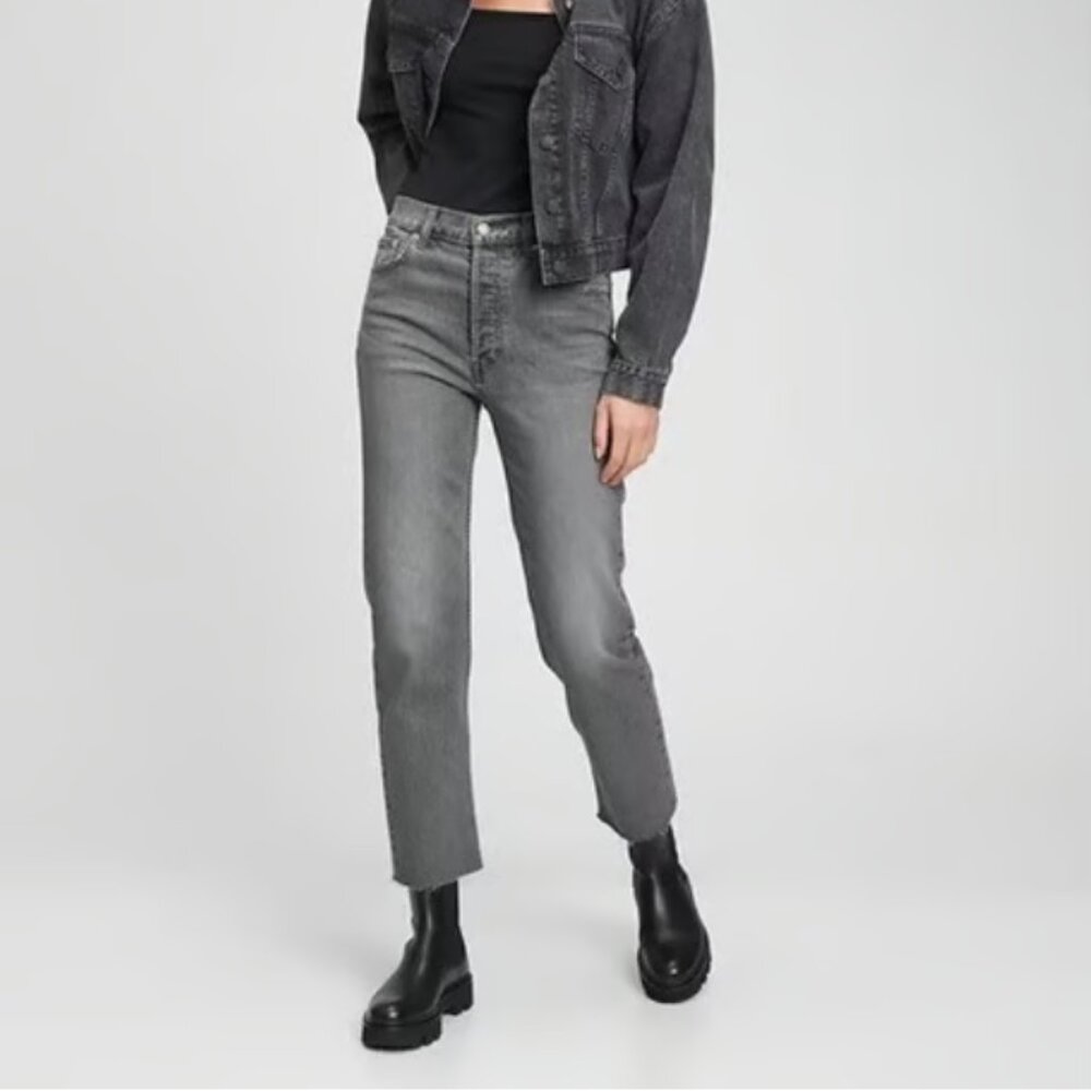 GAP High Rise Cheeky Straight Jeans in Washed Black